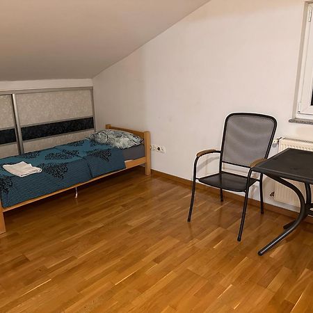 Rooms Near The Airport SJJ Esterno foto