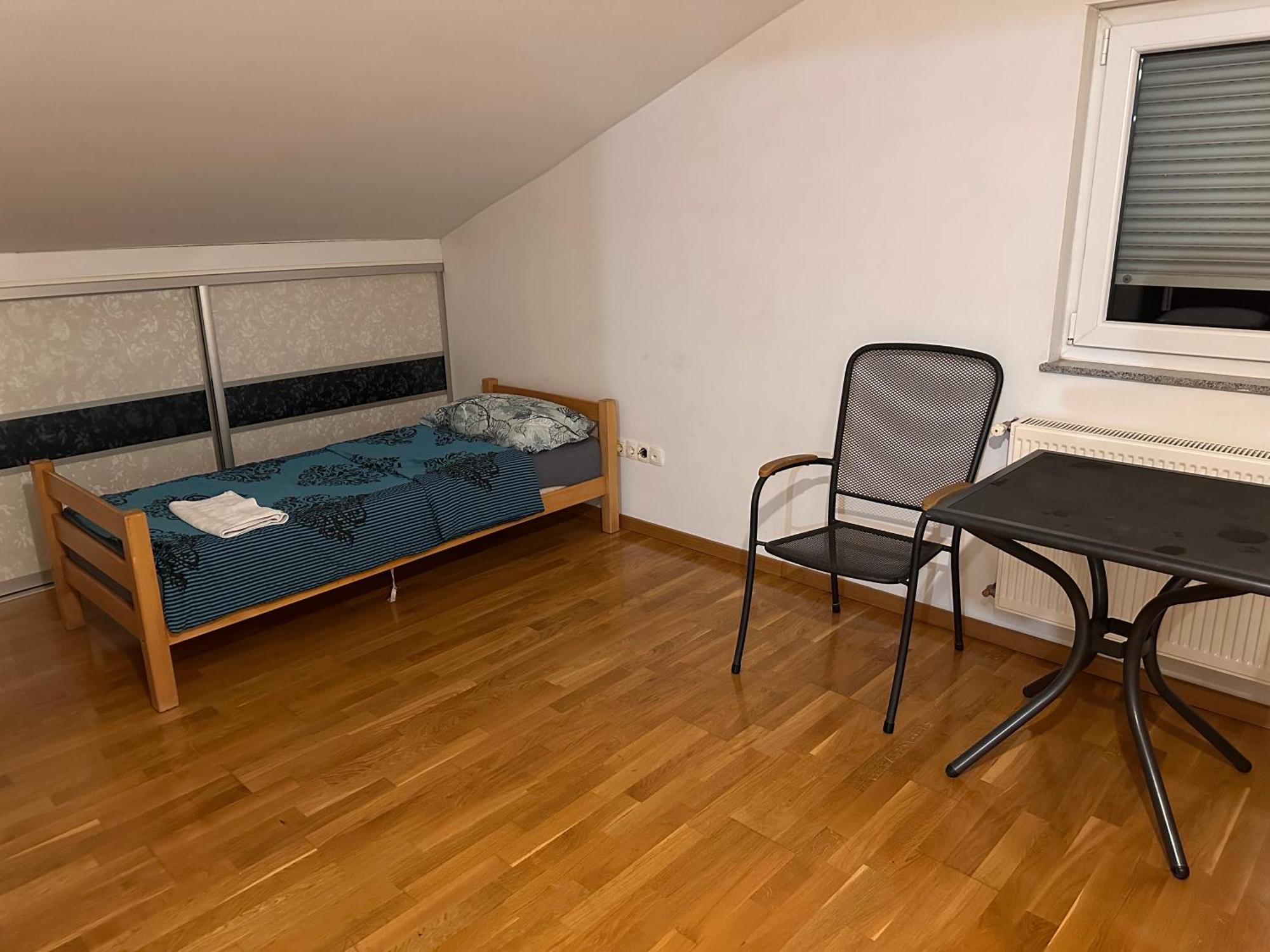 Rooms Near The Airport SJJ Esterno foto