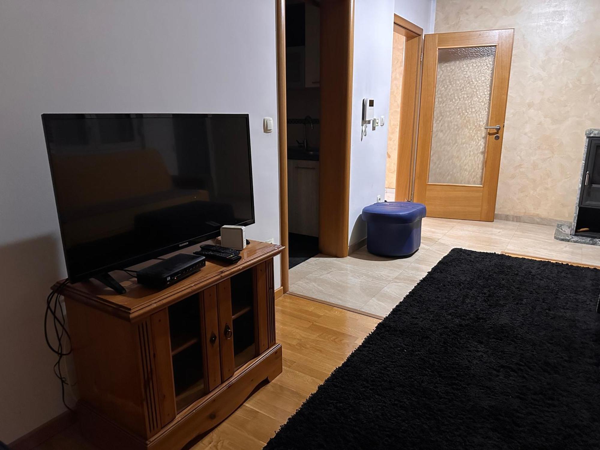 Rooms Near The Airport SJJ Esterno foto