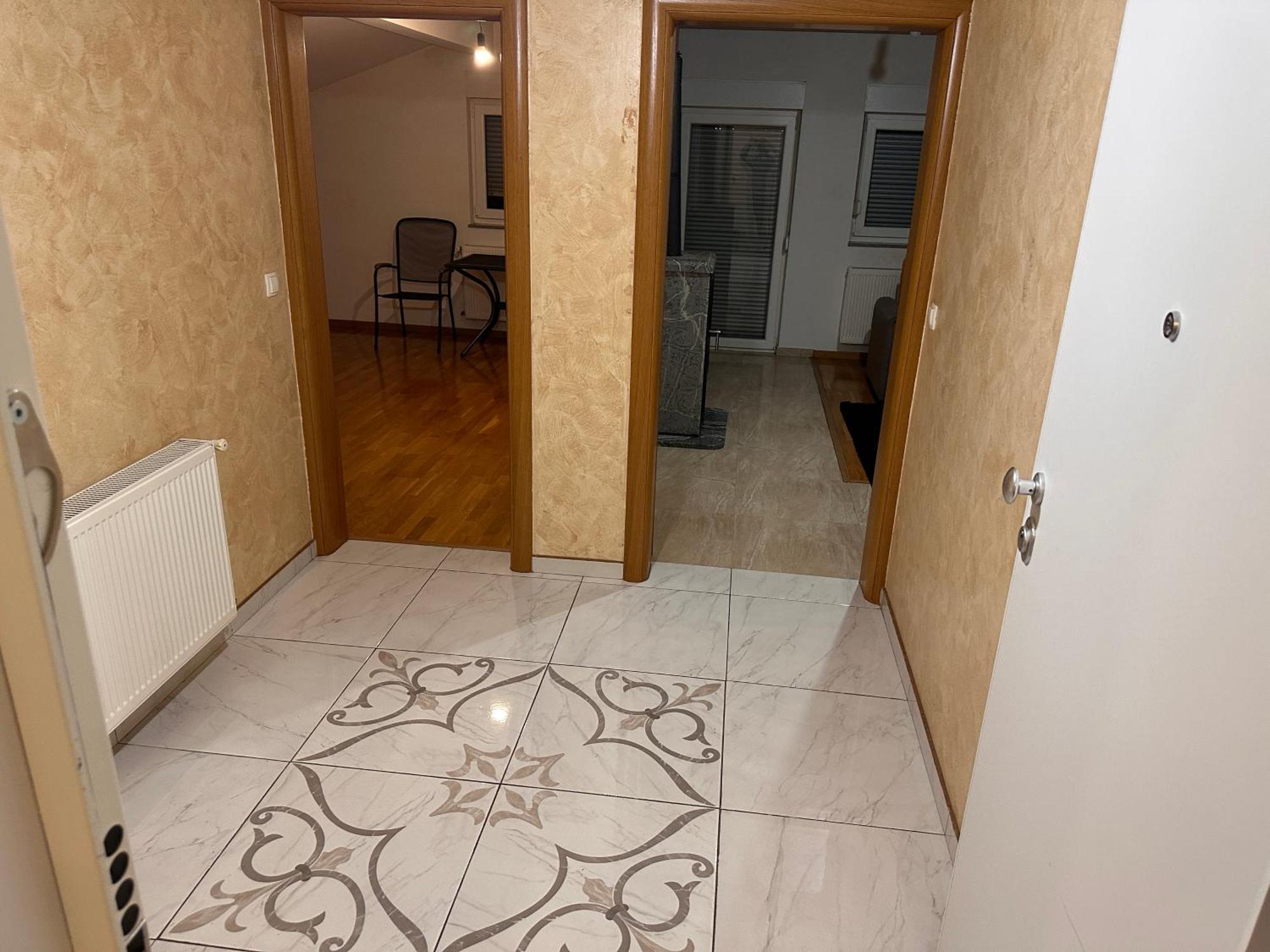 Rooms Near The Airport SJJ Esterno foto